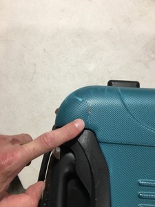 lot 6950 image: Damaged see pics - Travelers Club Carry On Luggage Teal