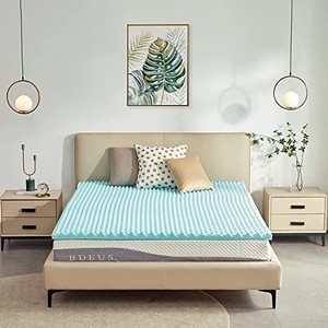 lot 51102 image: BDEUS 2 Inch Egg Crate Mattress Topper, Gel Infused Cooling Memory Foam Mattress Topper with Airflow Design, CertiPUR-US Certified, Full Size looks like Queen, unsure of size or thickness  (Not exact photo)