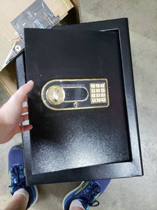 lot 7559 image: Black Mini Safe