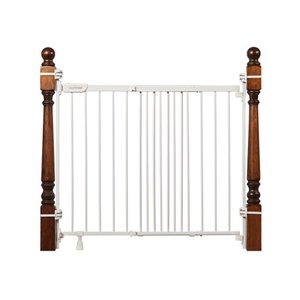 lot 7645 image: Summer Infant Metal Banister And Stair Safety Gate 27903Z