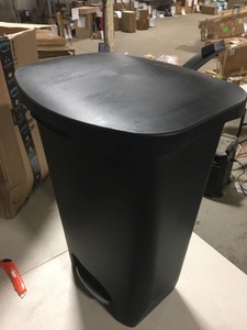 lot 7125 image: Foot pedal doesn��t work - Glad 13 Gallon Step Can Black