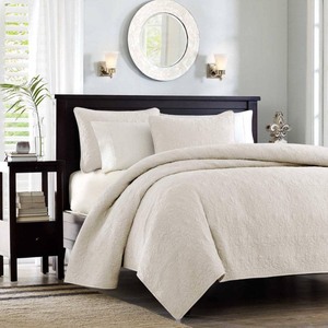 lot 7146 image: Madison Park Quebec 3-Piece KingCalifornia King Coverlet Set