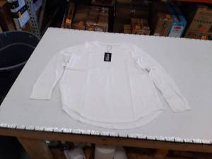 lot 35418 image: Hiyiyezi Womens Long Sleeve Shirt,Size L