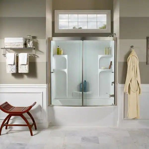 lot 24855 image: Ovation Right Drain Bathtub in Arctic White  - Retail $787.97