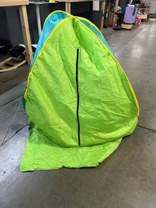 lot 30618 image: Beach Shade Tent