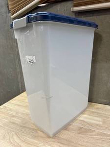 lot 30619 image: IRIS 47 quart Airtight Pet Food Container, NavyPearl