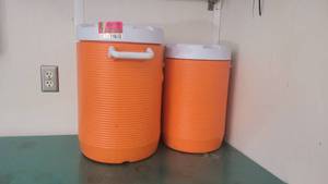 lot 14610 image: (2) Orange Rubbermaid Cold Beverage Dispensers