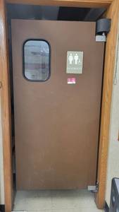 lot 14631 image: Brown CMI Swing Door&nbsp