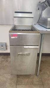 lot 14689 image: Commerical Imperial Natural Gas Fryer Model IFS-40