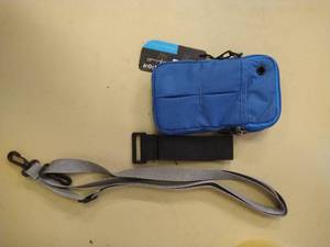 lot 4629 image: Compact bag with multiple strap options-blue