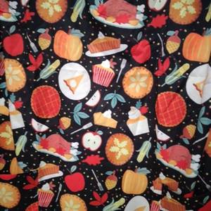 lot 9080 image: SCRUB TOP  SIZE UNKOWN LOOKS LIKE ML