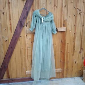 lot 9137 image: ORDER PLUS DRESS SIZE L