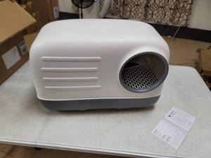 lot 10048 image: Cat Litter Box