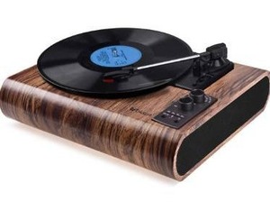 lot 10098 image: Record Player, VOKSUN Vintage Turntable 3-Speed Bluetooth Vinyl Player LP Record Player with Built-in Stereo Speaker, AMFM Function,and Aux-in & RCA Output, Natural Wood
