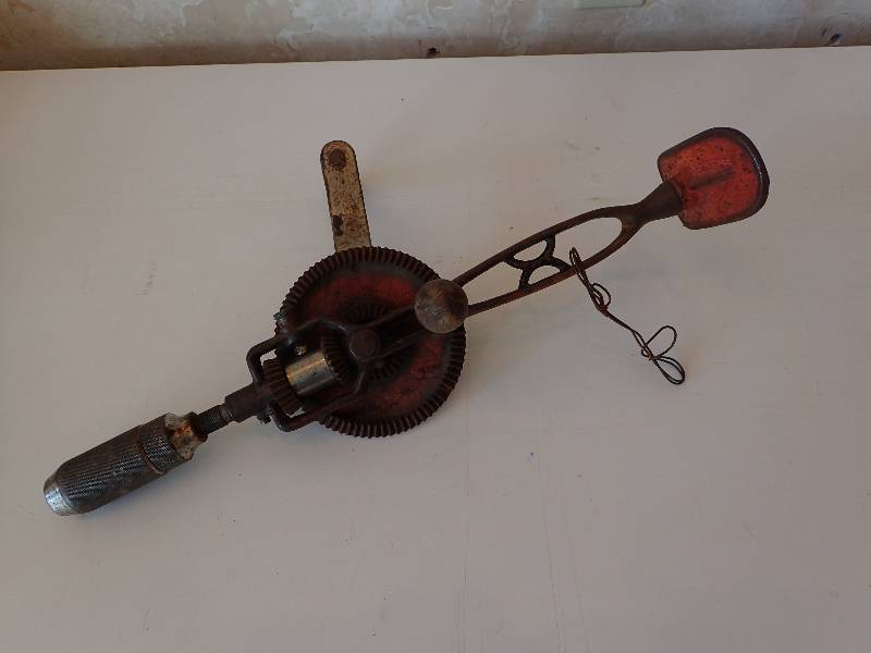 lot 2750 image: Vintage Hand Operated Drill