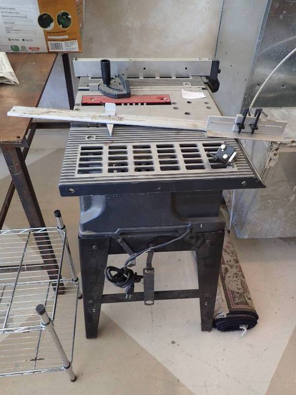 lot 2791 image: Craftsman 10 Table Saw w Base