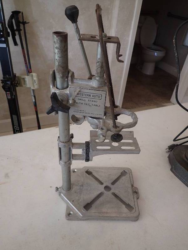 lot 2797 image: Western Auto Drill Stand w Tilt Table