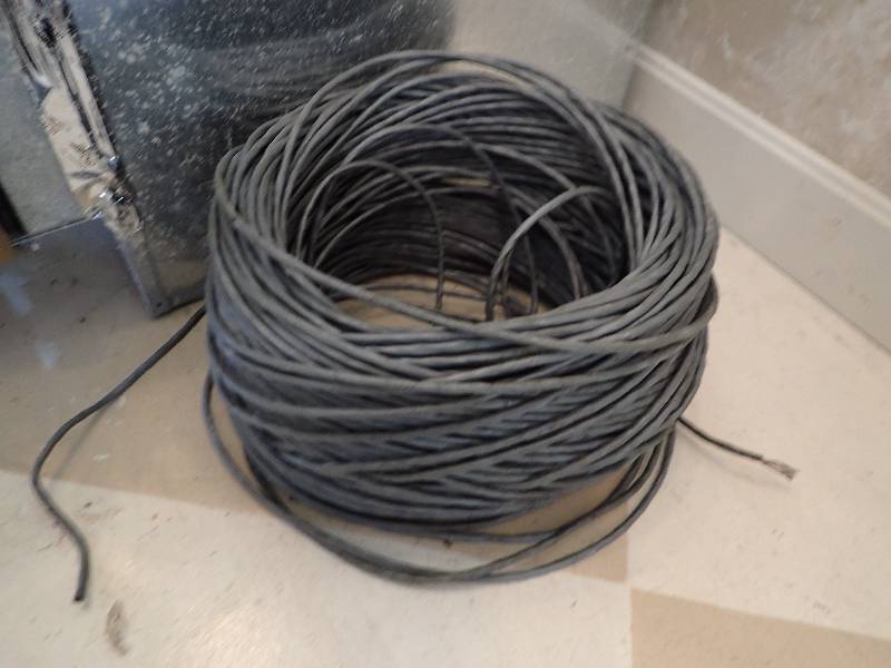 lot 2812 image: Large Spool of 5 Wire Electrical Cable