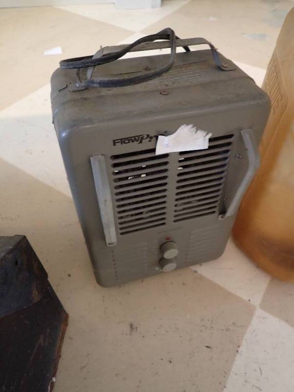 lot 2818 image: Flo Pro Electric Room Heater