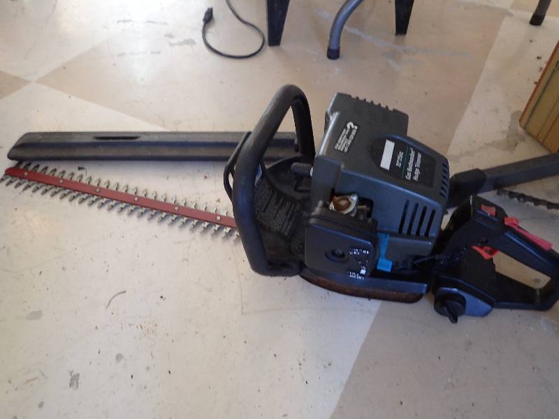 lot 2845 image: 22 Gas Powered Hedge Trimmer