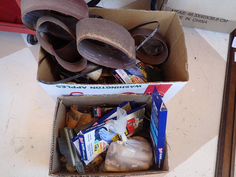lot 2854 image: Large Lot of Misc Sanding Bets And Misc