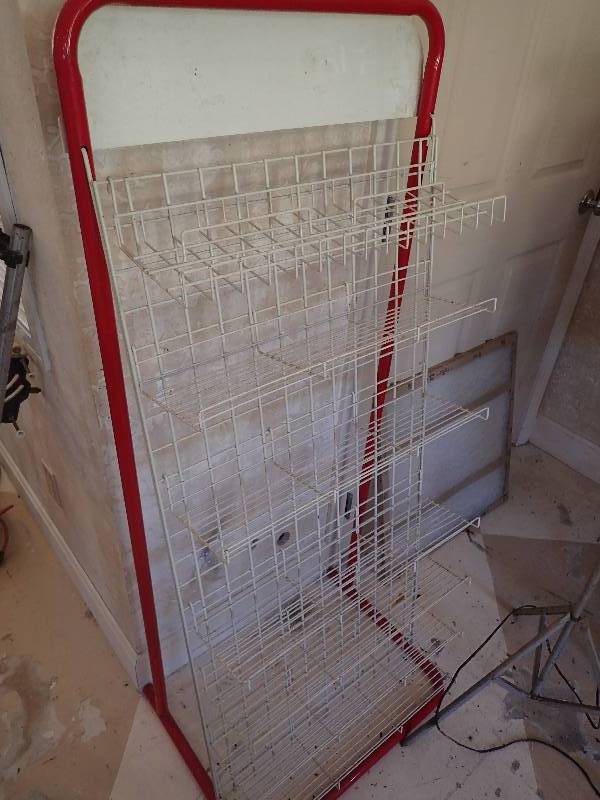 lot 2858 image: 5 Tier Adjustable Display Merchandise Rack