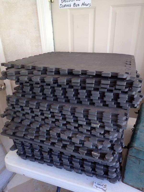 lot 2860 image: Large Lot of Foam Floor Padding