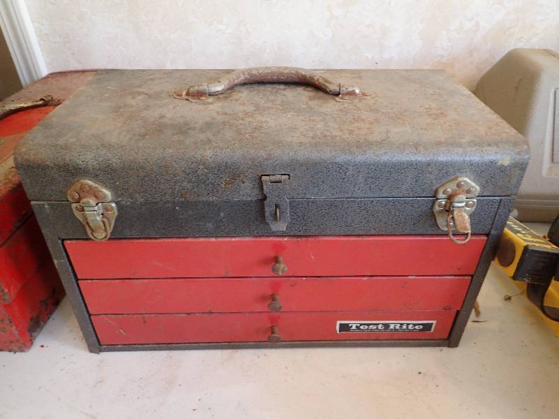 lot 2863 image: Test Rite 3 Drawer Metal Tool Box w Contents
