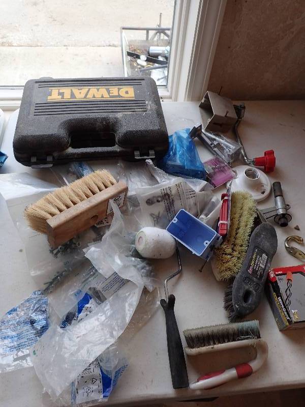 lot 1373 image: Misc. Painting Goods And Brushes And Hardware