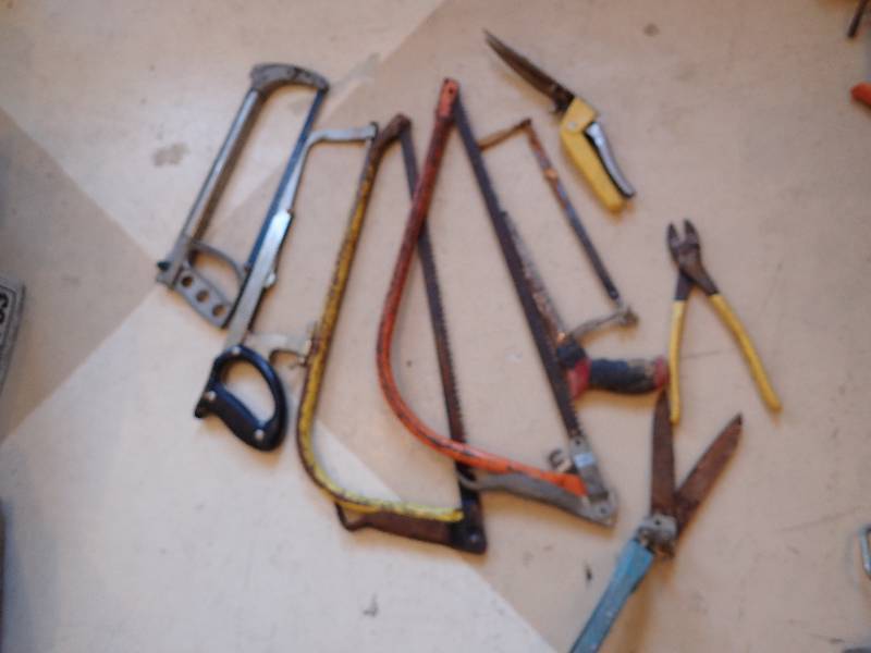 lot 1425 image: Lot Of Hand Saws With Cutting Snips