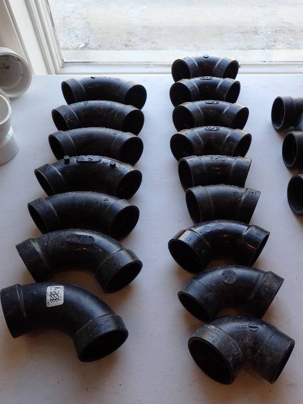 lot 1432 image: Lot Of 2� PBC Couplings