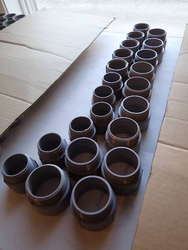 lot 1437 image: Lot Of Cantex 1 �� And 2� Threaded Female Couplings