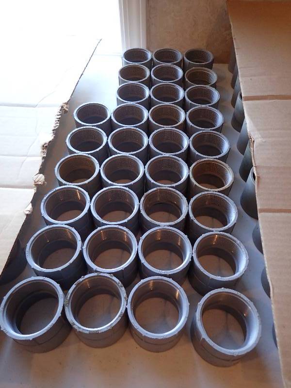 lot 1438 image: Lot Of Cantex Threaded Female Couplings 2�