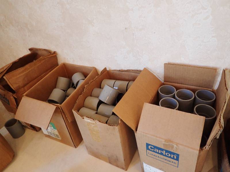 lot 1443 image: Large Lot Of Cantex Couplings