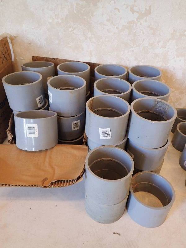 lot 1444 image: Large Lot Of 4� Round Carlon PBC Couplers