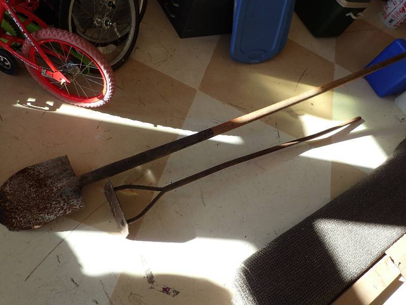 lot 1810 image: Boiler Shovel 9Ft With Rake