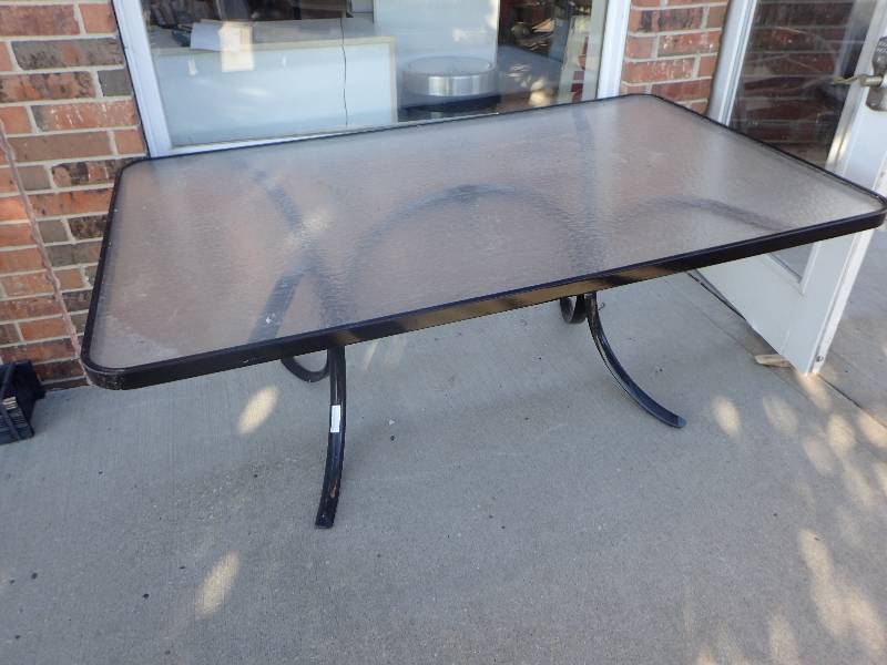 lot 1822 image: Outdoor Glass Patio Table