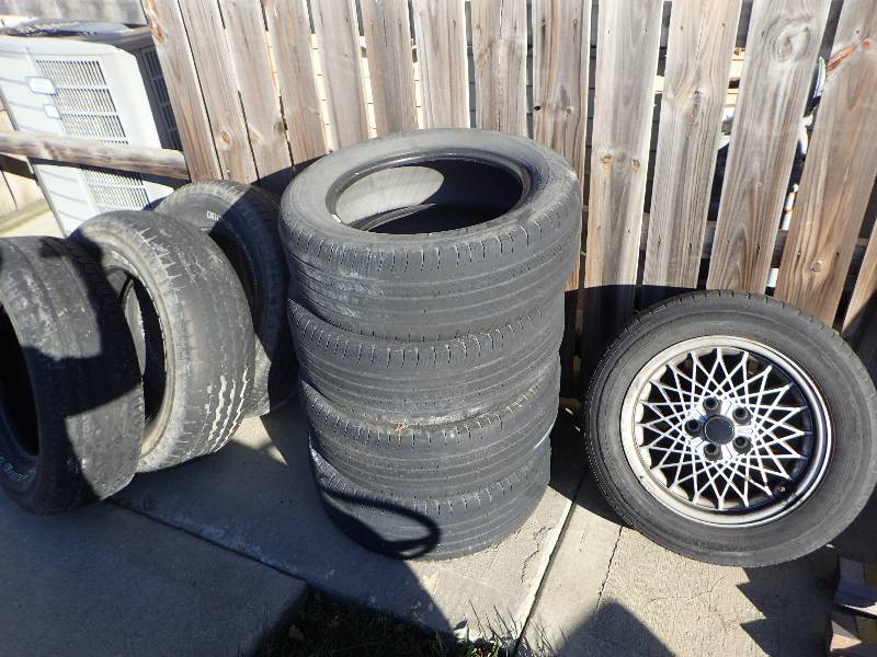lot 1827 image: Large Lot Of Automotive Used Tires