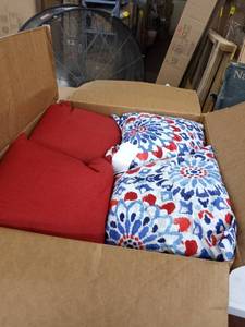 lot 25526 image: patio pillow set of 4