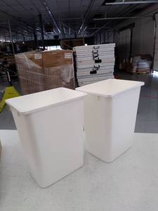 lot 50291 image: 2 - Waste Baskets,White