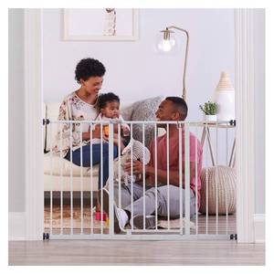 lot 50352 image: Regalo Metal Walk Through Baby Gate
