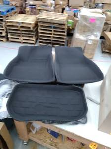 lot 50399 image: Car Floor Mats, Black