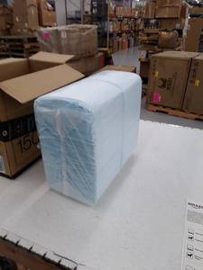 lot 50484 image: Amazon Basics pet training pads
