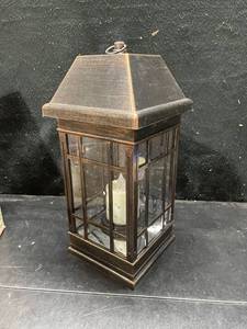 lot 9605 image: Solar Lantern