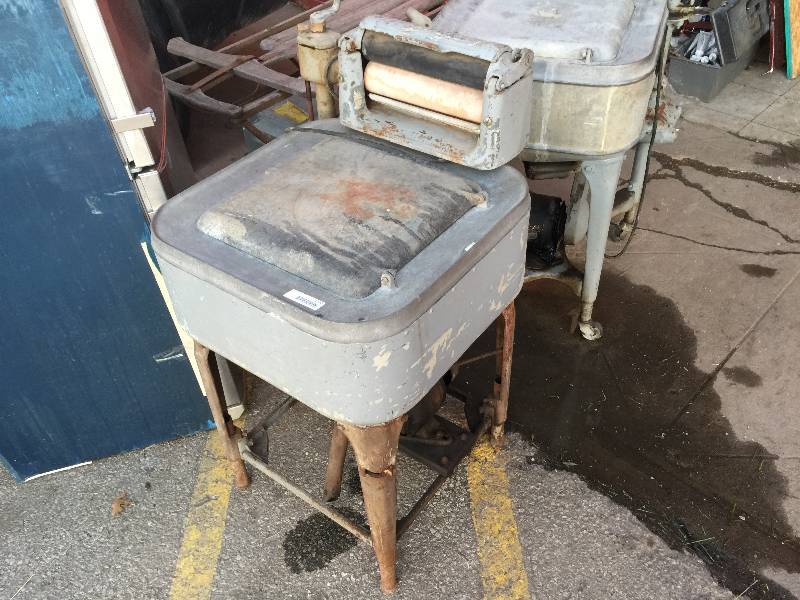 lot 1588 image: MAYTAG WASHER