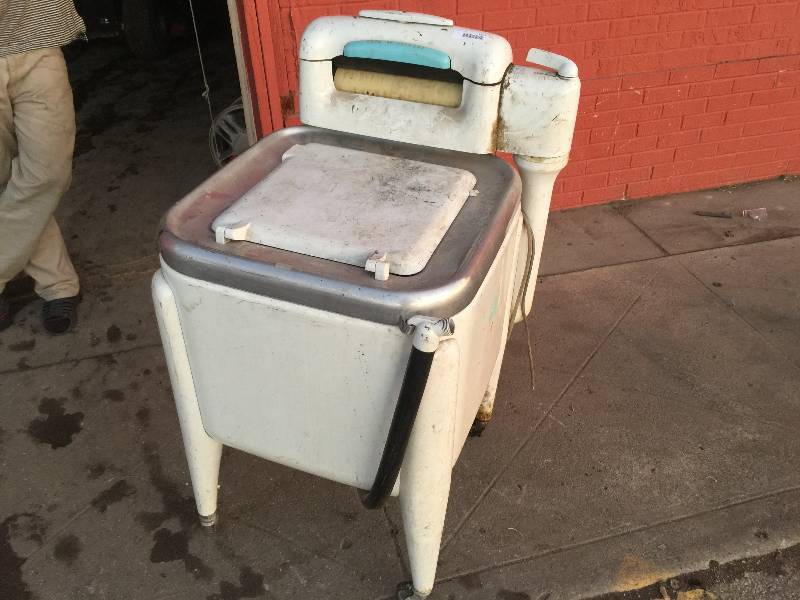 lot 1877 image: MAYTAG WASHER