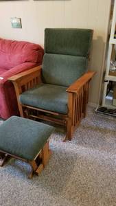 lot 1009 image: Mission style glider with foot stool