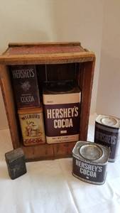 lot 1019 image: Daisy Brand crate 17 x 11 x 10 and Vintage Hersheys Cocoa and Wilburs Cocoa tins