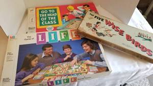 lot 1020 image: The Five Wise Birds, Go to the Head of the Class and Life board games