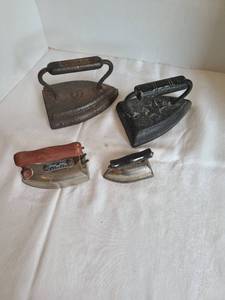 lot 1075 image: Flat irons